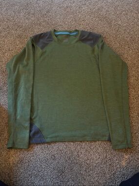 Men's North Face Green Long-Sleeve